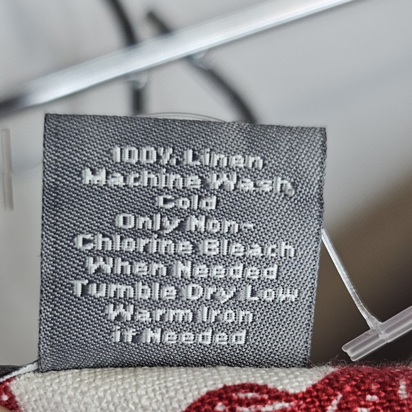 Ann Taylor A-Line Skirt in Red and Cream Floral - Picture 8 of 10